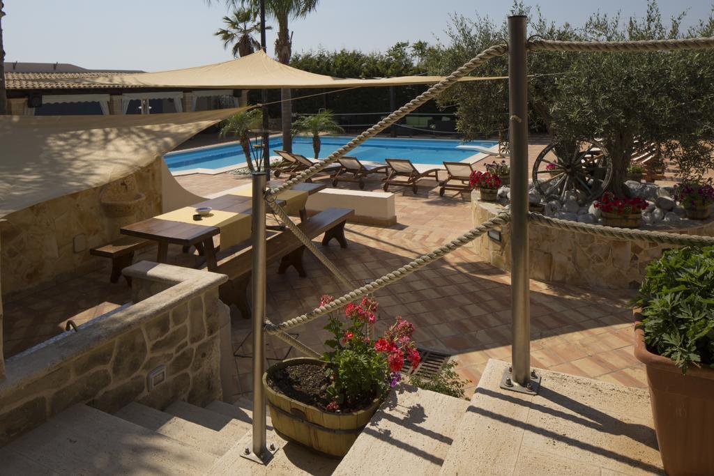 Villa Carlo Resort Марсала Екстериор снимка